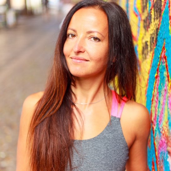YOGA & WAVES with Veronika Sevcikova